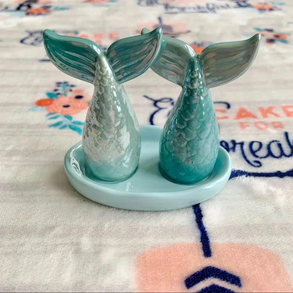 🧜🏻‍♀️ Nautical Coastal Teal Mermaid Fin S & P Shakers - Picture 7 of 7